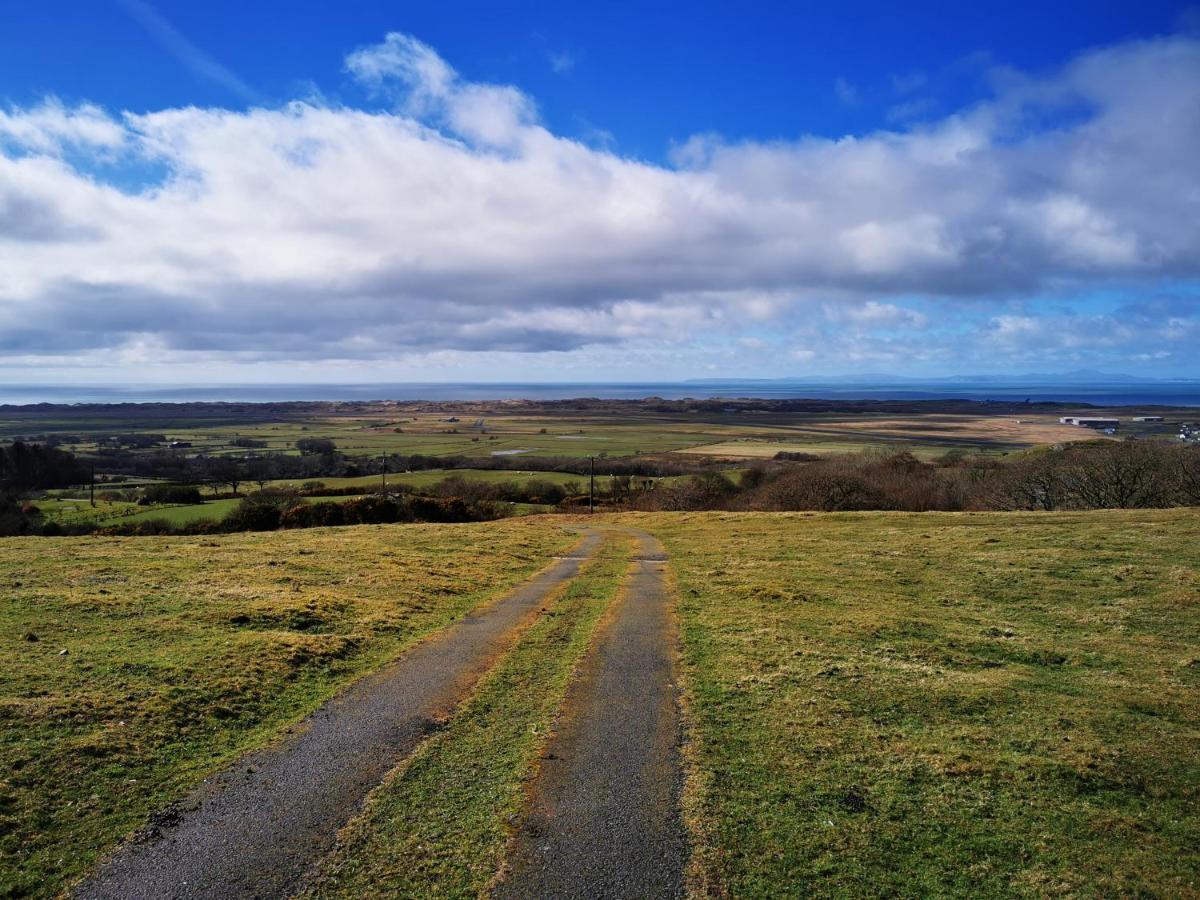 Ty Gwennol Near Gilfach Goch Lägenhet Llanbedr  Exteriör bild