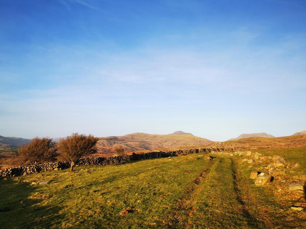 Ty Gwennol Near Gilfach Goch Lägenhet Llanbedr  Exteriör bild