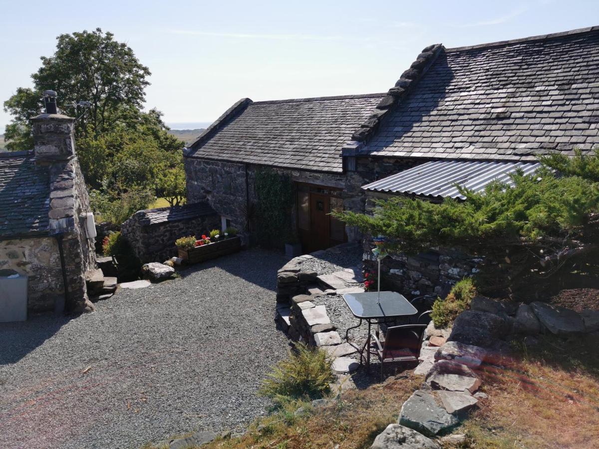 Ty Gwennol Near Gilfach Goch Lägenhet Llanbedr  Exteriör bild
