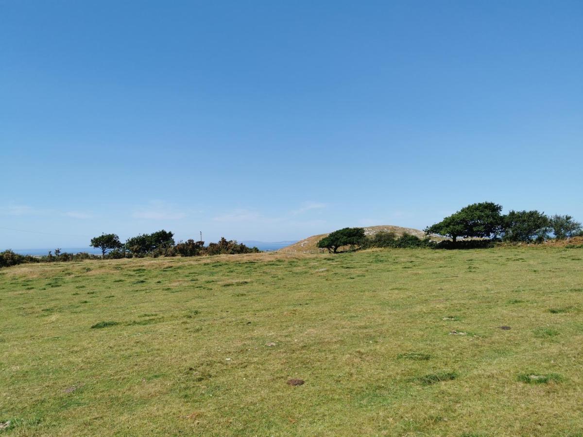 Ty Gwennol Near Gilfach Goch Lägenhet Llanbedr  Exteriör bild