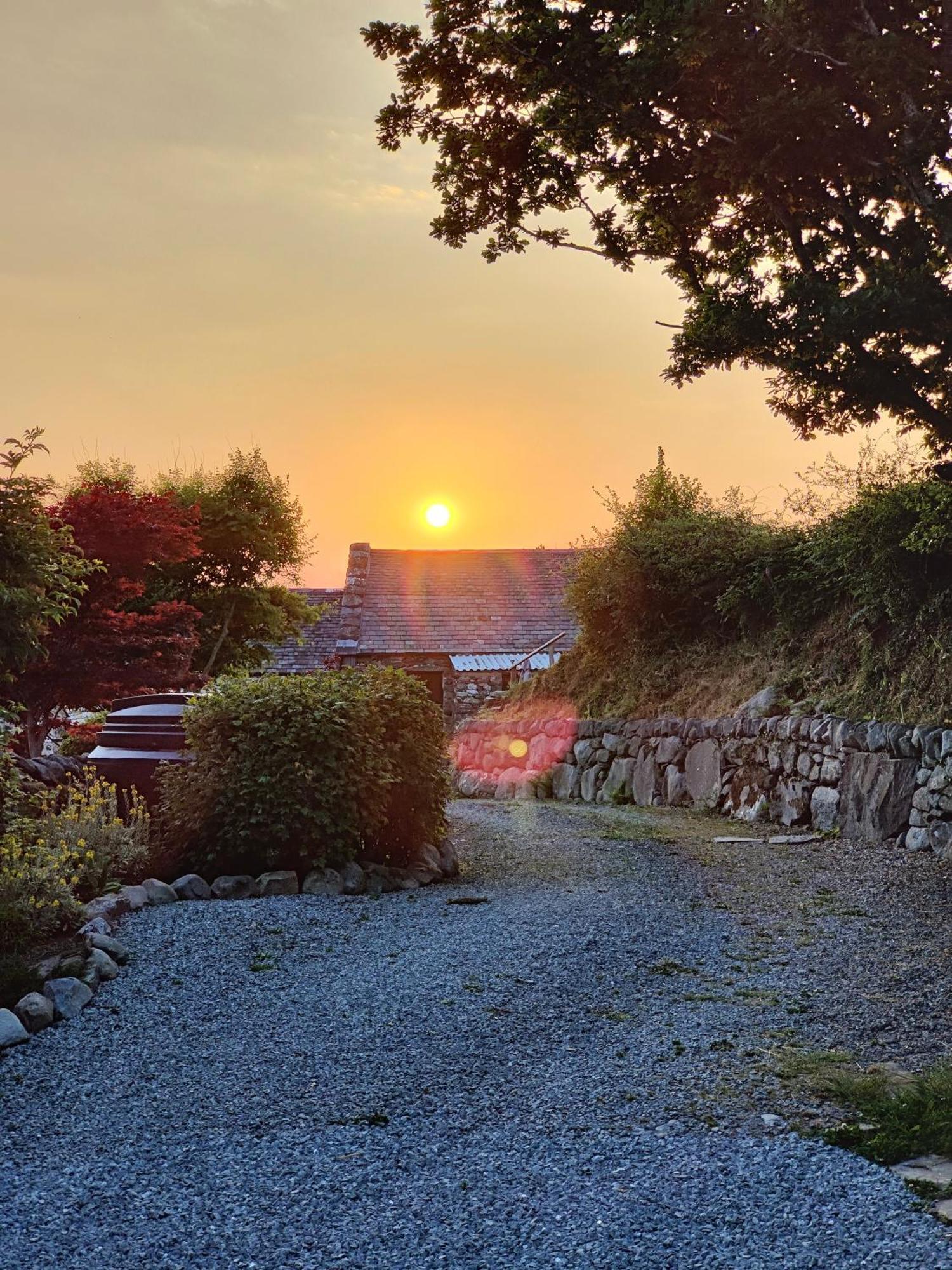 Ty Gwennol Near Gilfach Goch Lägenhet Llanbedr  Exteriör bild